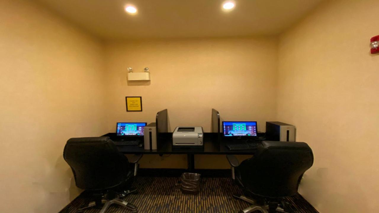Holiday Inn Express Hotel & Suites Swift Current By Ihg Eksteriør bilde