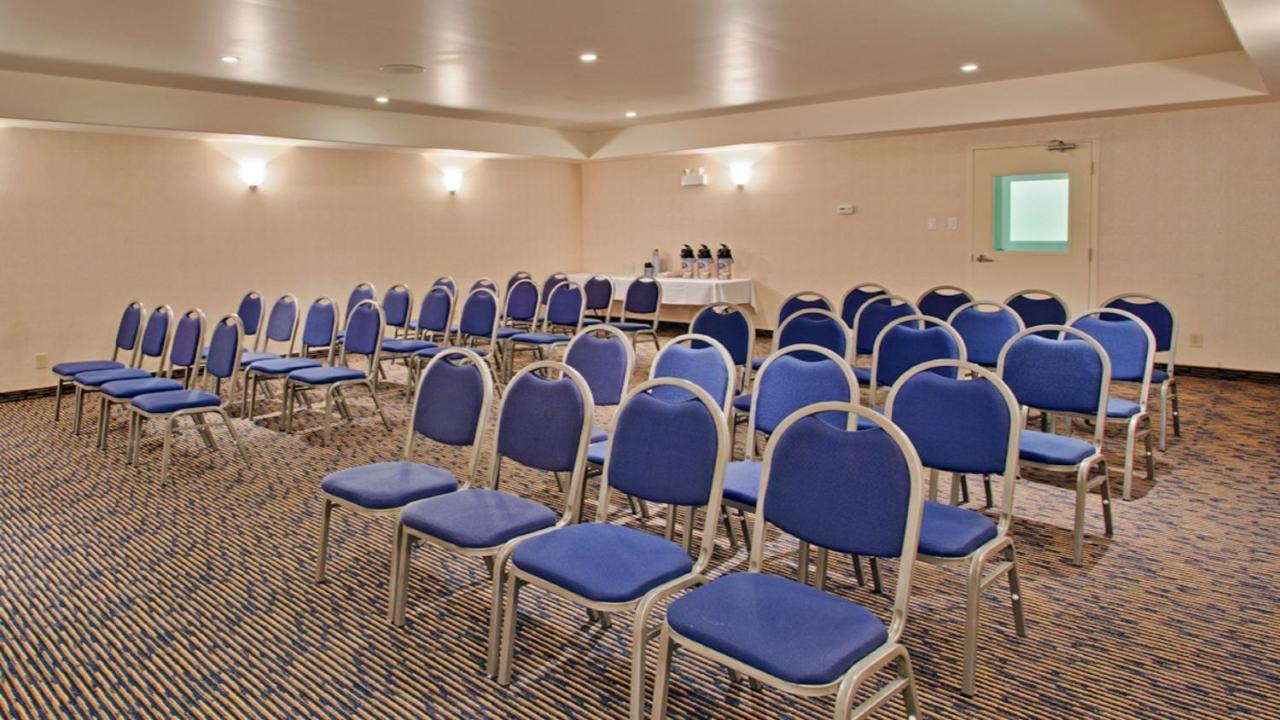 Holiday Inn Express Hotel & Suites Swift Current By Ihg Eksteriør bilde